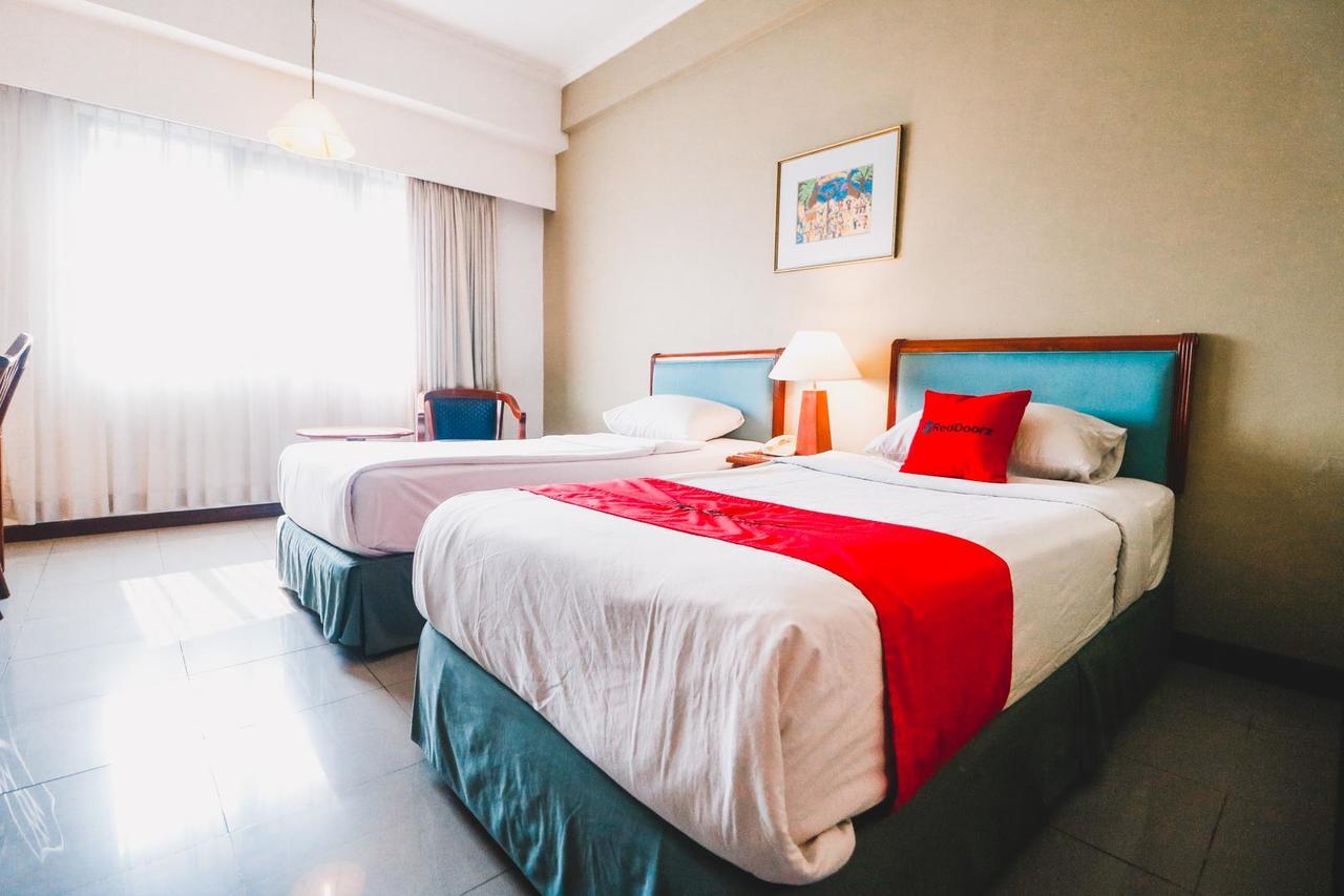 Reddoorz Plus Near Monumen Nasional Jakarta Bagian luar foto